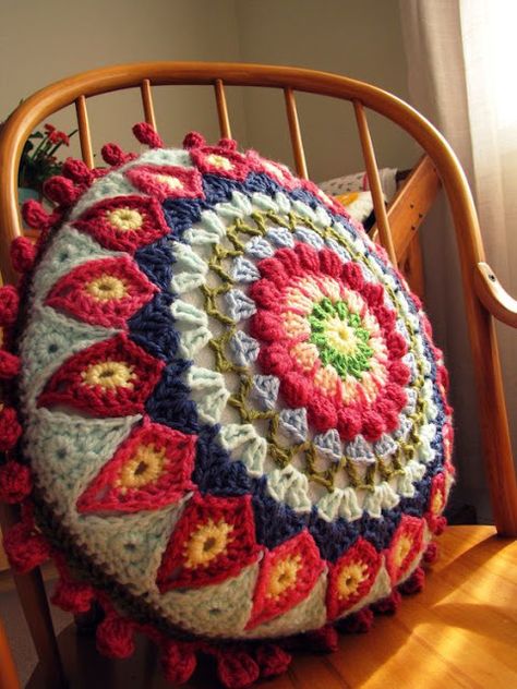 Little Treasures: What I Have Pinned Lately #23 Crochet Pillow Patterns Free, Crochet Cushion Pattern, Cushion Cover Pattern, Crochet Cushion, Crochet Pillow Cover, Crochet Cushion Cover, Crochet Pillow Pattern, Crochet Mandala Pattern, Crochet Pillows