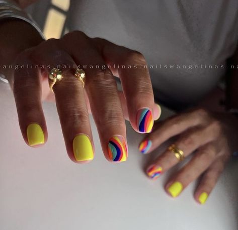 Short August Nails, August Colors Nails, August Nails Short, Aesthetics Nails, Nails Aesthetics, Short Nail Inspo, Vibrant Nail Colors, Short Nail Manicure, Chic Nail Designs