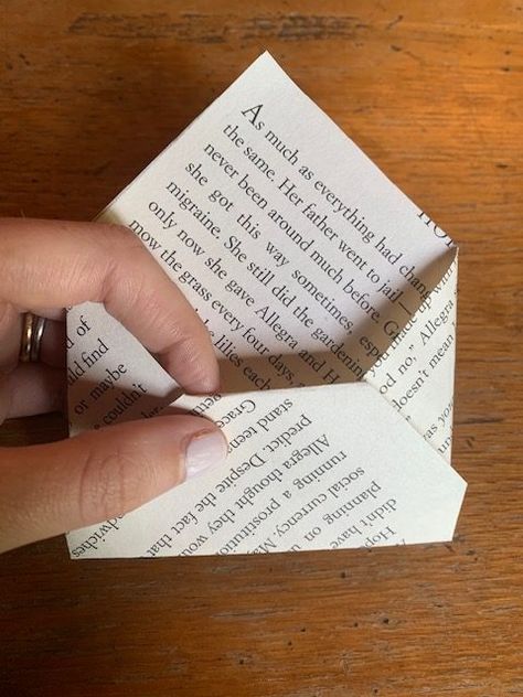 DIY Book Craft: Tiny Book Page Envelopes - Maya Smart How To Make Tiny Envelopes Diy, Origami With Book Pages, Tiny Paper Envelopes, Tiny Envelopes Diy Tutorials, How To Make Diy Envelopes, Diy Cute Envelopes, How To Make Tiny Envelopes, How To Fold Envelope From Paper, Cute Mini Paper Crafts