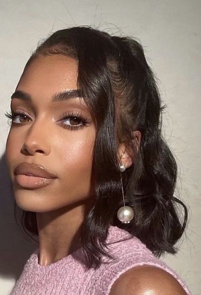 Lori Harvey Updo, Lori Harvey Hair Bun, Shoulder Length Hair Cuts With Layers Bangs Black Women, Prom Hairstyles For Short Hair Updo Shoulder Length, Lori Harvey Bob Hair, Professional Hairstyles For Work Short, Lori Harvey Short Hair, Lori Harvey Hairstyles, Lori Harvey Bob