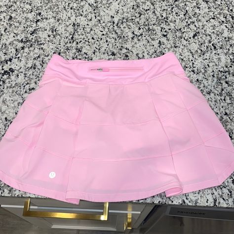 Rare Color!!!! Never Worn. Perfect Condition. Seen This Listed For As Much As $250!!!! Lulu Skirt Outfit, Lulu Lemon Skirt, Lululemon Skirts, Lululemon Wishlist, Tennis Essentials, Lemon Skirt, Cute Middle School Outfits, Lulu Outfits, Lulu Skirt