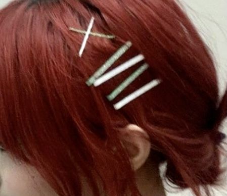 Silver Hair Clips Aesthetic, Bobby Pins Aesthetic, Grunge Hair Clips, Emo Hair Clips, Alt Hair Accessories, Emo Hair Accessories, Goth Hair Accessories, Y2k Hair Accessories, Hair Clips Aesthetic