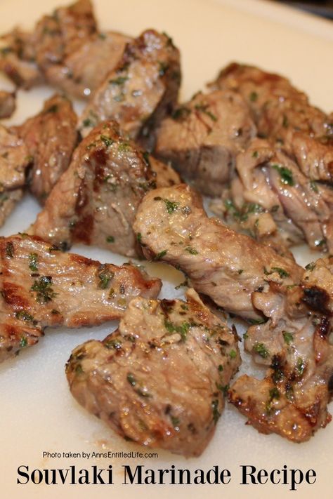 Souvlaki Marinade, Souvlaki Recipe, Meat Marinade, Dried Parsley, Greek Dishes, Marinade Recipes, Lamb Recipes, Idee Pasto Sano, Kebabs