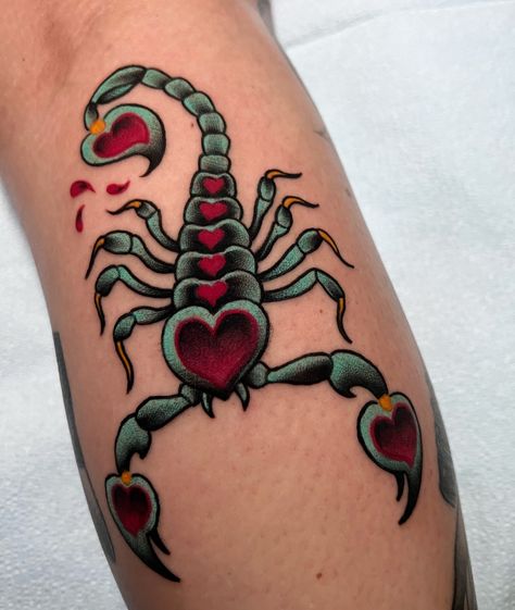 Scorpion Heart Tattoo, Heart Scorpion Tattoo, Heart Scorpion, Red Line Tattoo, Tattoo Scorpio, Hart Tattoo, Traditional Hand Tattoo, Scorpio Tattoo, Cute Tats