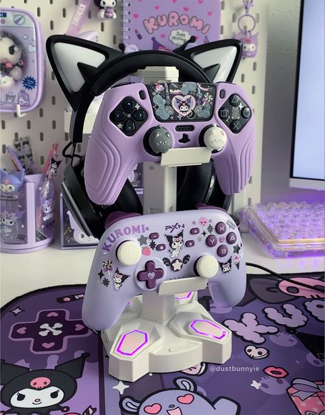 Hello Kitty Gamer Room, Hatsune Miku Gaming Setup, Kuromi Pc Setup, Hello Kitty Controller, Kuromi Gaming Setup, Cute Gamer Room, Kuromi Computer, Goth Gaming Setup, Kuromi Decor