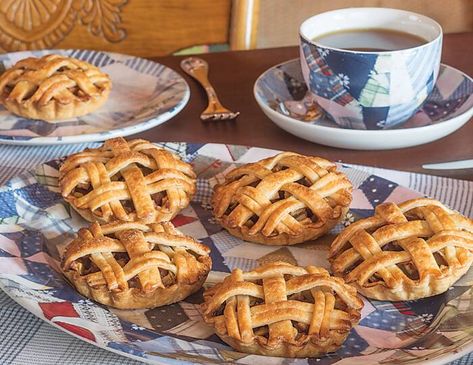 Flavored with Granny Smith apples, cranberries, and a dash of cinnamon, these delectable Apple-Cranberry Tartlets are as delicious as they are pretty. Cranberry Tartlets, English Biscuits, Irish Butter, Tea Ideas, Ginger Cake, Apple Filling, Apple Cranberry, Easiest Apples, Tea Sandwiches