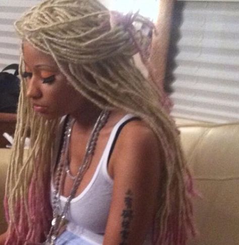 Nicki Minaj was rocking this hair! Dread locks, dreads pink and blonde Harajuku Barbie, Blonde Dreadlocks, Blonde Dreads, Nicki Minaj Barbie, Nikki Minaj, Nicki Minaj Photos, Nicki Minaj Pictures, Long Blonde, Locs Hairstyles