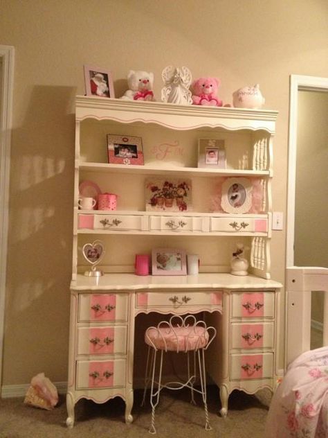 Vintage Pink Desk, Cool Desks, French Hutch, Hutch Desk, French Desk, Bedroom Upgrade, Shabby Chic Dresser, Dream Furniture, Pink French