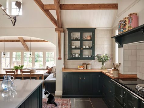 A Victorian Country Home in the Surrey Hills - The deVOL Journal - deVOL Kitchens Victorian Country House, Devol Kitchens, London Kitchen, Family Kitchen, Upper Cabinets, Kitchen Trends, Architectural Digest, Kitchen Styling, Country Kitchen