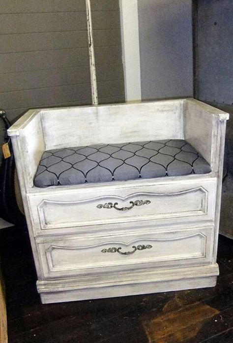 Dresser or night stand repurposed into mini bench Dit Gifts, Dresser Chair, Old Dressers, Redo Furniture, Repurposed Furniture, Furniture Projects, My New Room, Carpentry, Furniture Makeover