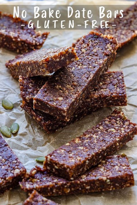 This is the best no bake date bars recipe you’ll find! Only 6 ingredients and 5 minutes is all it takes to make them. Plus, these date bars are also naturally gluten free and suitable for vegans! Date Bars Recipe, Desserts With Dates, No Bake Energy, Energy Bars Recipe, Date Bars, Low Carb Muffins, Guilt Free Dessert, Low Calorie Desserts, Easy Snack Recipes