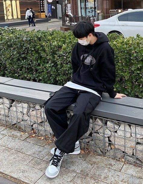 Guy Street Wear, Korean Outfits Men, Street Style Boy, Korean Style Boy, Korean Street Wear, Korean Street Fashion Men, Kpop Fashion Men, Women Right, Black Outfit Men