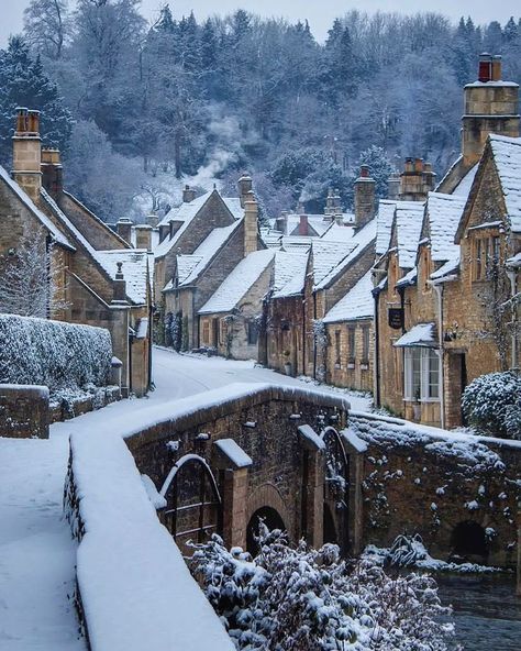 Cotswold Villages, Castle Combe, Medieval Village, Character Board, Do Nothing, The Cotswolds, Snowy Day, Beautiful Villages, Winter Wonder