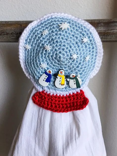 Crochet Dish Towels, Crochet Towel Holders, Crochet Towel Topper, Button Embellishments, Themed Kitchen, Crochet Towel, Novelty Buttons, Christmas Towels, Crochet Kitchen