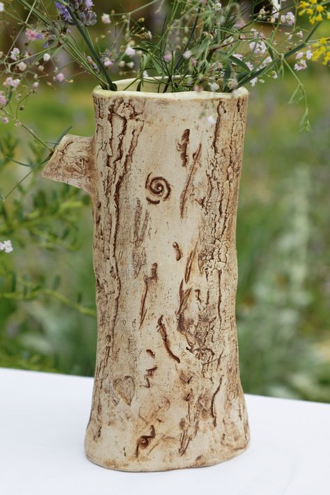 Vase Diy, Vase Handmade, Christmas Clay, Tree Bark, Pottery Designs, Ceramic Artists, Clay Projects, Flower Vase, Ceramic Vase