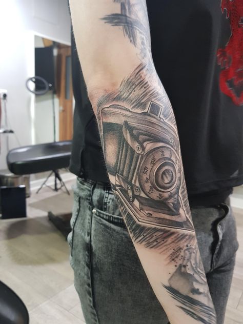 Bit of a niche one Camera Obscura from Fatal Frame 2 done by @tattoosbyblakeman in Birmingham UK. I'm o b s e s s e d already. #tattoos #tattoo #beauty Fatal Frame Tattoo Ideas, Fatal Frame Tattoo, Frame Tattoo Ideas, Frame Tattoo, Project Zero, Gamer Tattoos, Trending Tattoos, Framed Tattoo, Prison Tattoos