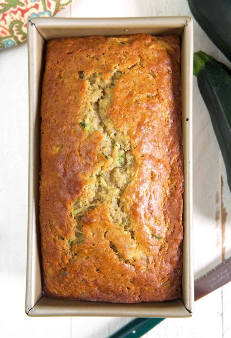 The Best Zucchini Bread Recipe Best Zucchini Bread Recipe, Brunch Potluck, The Best Zucchini Bread, Quick And Easy Bread, Parmesan Zucchini Fries, Pumpkin Zucchini, Yogurt Bread, Zucchini Chocolate, Easy Zucchini Bread