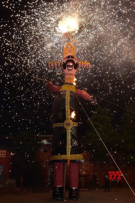 Dusshera Aesthetic Pics, Ravana Images Hd, Ravan Dahan, Dussehra Celebration, Dussehra Images, Blur Image Background, Blur Image, Happy Dussehra, Navratri Images