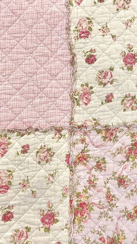 Quilt Aesthetic Wallpaper, Pink Cottage Core Wallpaper, Coquette Fabric, Floral Print Aesthetic, Pink Vintage Wallpaper, Background Coquette, Pretty Textures, Girly Patterns, Girly Background