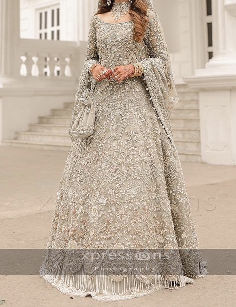 Waleema Dress Pakistani Bridal Maxi, Waleema Dress, Nikkah Brides, Walima Dresses, Valima Bride, Asian Dresses, Bridal Lengha, Walima Dress, Red Bridal Dress