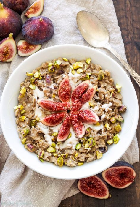 Fig Oatmeal, Figs Breakfast, Low Sodium Recipes Blood Pressure, Blood Pressure Food, Fig Recipes, Oatmeal Bowls, Honey Recipes, Oats Recipes, Oatmeal Recipes