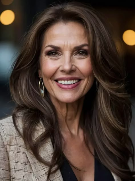 42 Fresh and Elegant Brunette Hair Color Ideas for Women Over 50 Middle Aged Woman Aesthetic, Elegant Brunette, Brunette Hair Color Ideas, Hairstyles And Colors, Mama Hair, Women Haircut, Rambut Brunette, Middle Aged Woman, Hair Pics