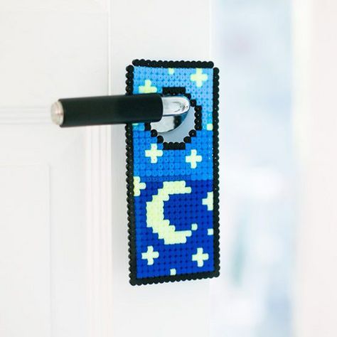 Pearler Bead Door Hanger, Bead Door, Ironing Beads, Beads Bag, Beads Tutorial, Key Safe, Summer Craft, Iron Beads, Melting Beads