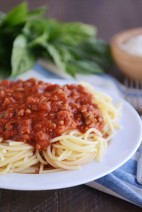 The Best Homemade Spaghetti Sauce Make Pasta Sauce, Best Homemade Spaghetti, Mels Kitchen Cafe, Mels Kitchen, Best Homemade Spaghetti Sauce, Homemade Staples, Spaghetti Sauce Recipe, Make Pasta, Homemade Spaghetti Sauce