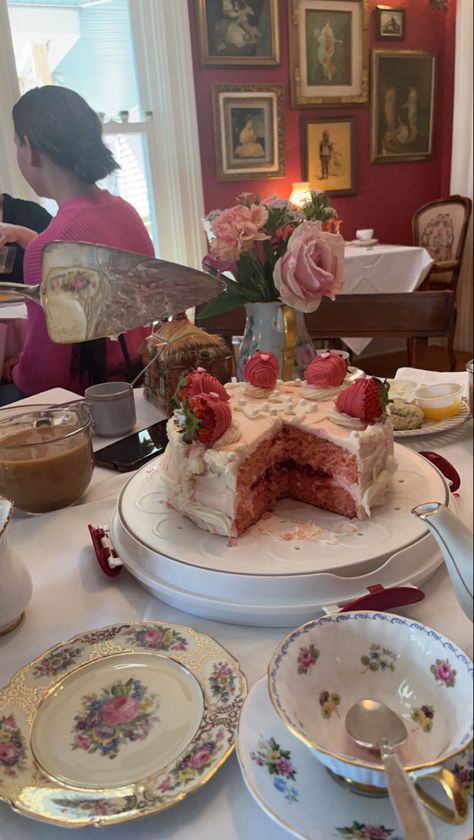 Pink cake on a tea table in a pink Victorian room Marie Antoinette Garden Party, Let Them Eat Cake Party Marie Antoinette, Marie Antoinette Party Food, Marie Antoinette Invitations, Marie Antoinette Cakes, Marie Antoinette Themed Party, Marie Antoinette Theme Party, Marie Antoinette Party Theme Birthday, Marie Antoinette Tea Party