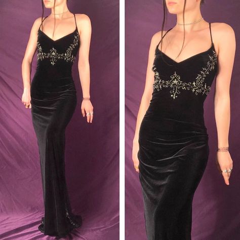 90’s Prom Dress, Barristers Ball, Velvet Prom Dresses, Prom 2k24, Floor Length Evening Dress, 90s Prom Dress, Prom 2022, Beaded Fabric, Velvet Prom Dress