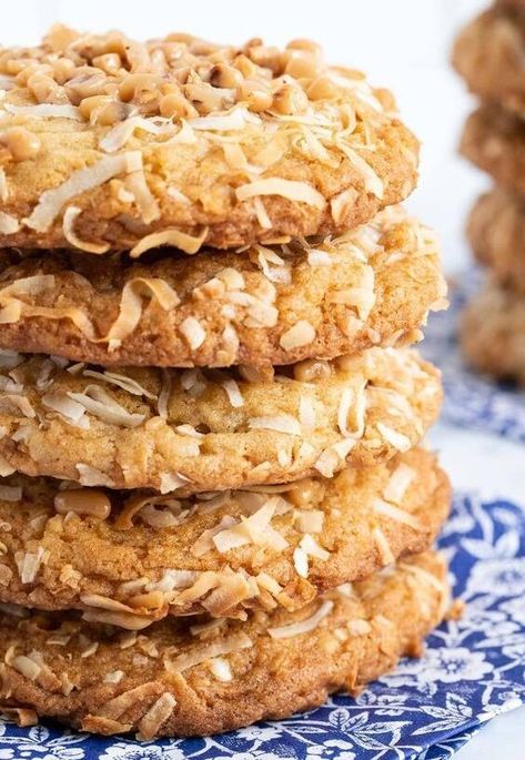 Carolina Coconut Cookies: Crispy, Chewy, and Packed with Coconut Flavor for a Southern Delight - NewsBreak Coconut Cookie Recipe, Cookies With Coconut, Pineapple Cookies, Cornflake Cookies, Coconut Cookies Recipes, Banana Brownies, Toffee Bars, Caramel Apple Cheesecake, Creamy Corn