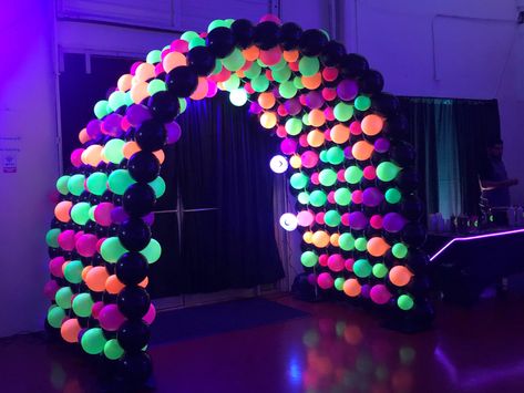 Neon Themed Birthday Party Decoration, Glow Party Entrance, Neon Diy Decorations, Neon Prom Theme Decoration, Glow Homecoming Theme, Glow Party Backdrop Ideas, Glow Halloween Party, Glow Theme Party Decoration, Glow School Dance