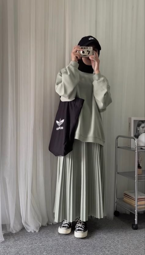 Outfit Ideas Muslim, Modest Winter Outfits, Modest Casual Outfits, Modest Dresses Fashion, Modesty Outfits, Muslim Outfits Casual, Daily Outfit Inspiration, Fashion Top Outfits, Hijabi Outfits Casual