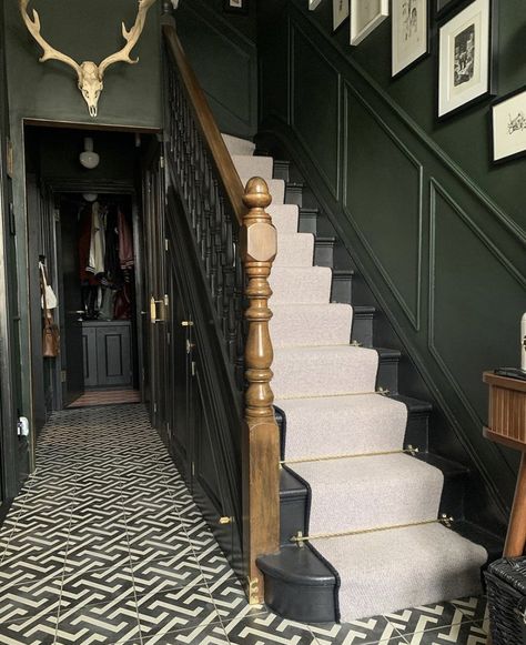 Dark Cozy Bedroom Ideas, Stairs And Hallway Ideas, Dark Cozy Bedroom, Stair Paneling, Victorian House Interiors, Bedroom Decor Dark, Victorian Hallway, Room Decor Rustic, Bedroom Ideas Romantic