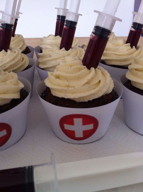 Medical Cupcakes Ideas, Doctor Party Food, Cupcakes With Syringes, Doctor Cupcakes Ideas, Nurses Week Cupcakes, Phlebotomy Cupcakes, Nursing Graduation Cupcakes, Syringe Cupcakes, Phlebotomy Party Ideas