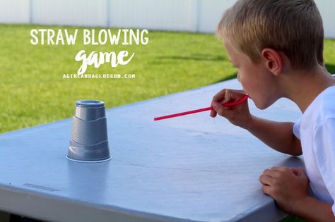 18 activities to do with plastic cups! - A girl and a glue gun Outdoor Games To Play, Picnic Games, Funky Colors, Cup Game, Reunion Games, Cup Games, Family Reunion Games, Minute To Win It Games, Movin On