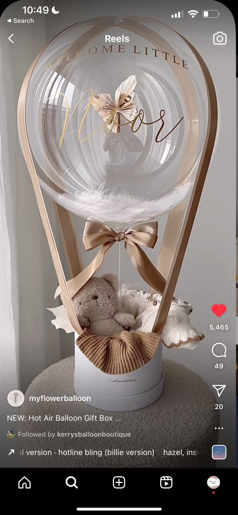 Clear Balloon Gift Ideas, Bobo Balloon Baby Gifts, Balloon Gift Basket Ideas, Clear Ballon Arrangement, Stuffed Bubble Balloon, Balloon Filled With Gifts, Bobo Baloon Ideas, Hot Air Balloon Baby Shower Gift, Stuffed Bobo Balloon Ideas