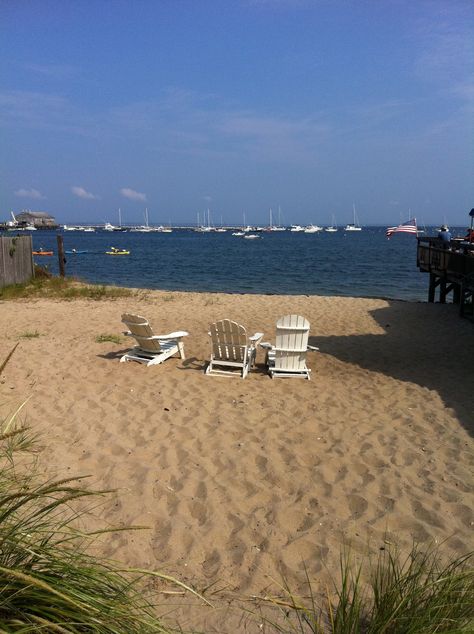 Great view of #Provincetown Harbor and Fishermen's Wharf. Provincetown Aesthetic, Provence Town Cape Cod, Old Beach Town Aesthetic, Old Seaside Town Aesthetic, New England Beach Towns, Cap Code, Roadtrip Ideas, Coastal Girl, Provincetown Cape Cod