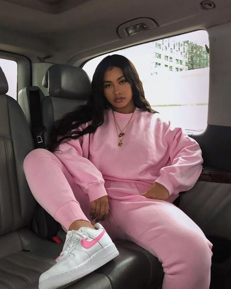 Female Photos, Winter Baddie, Future Clothing, Slay Fits, Highsnobiety Fashion, Everyday Fits, Teenage Outfits, Sweatpants Outfit, Tomboy Outfits