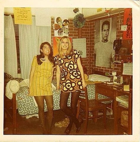 Sometimes you close your eyes Kawaii Clothes Goth, 70s Photos, 60s 70s Fashion, Vintage Polaroid, Vintage Everyday, Retro Photo, 1970s Fashion, 1960s Fashion, Teenage Girls