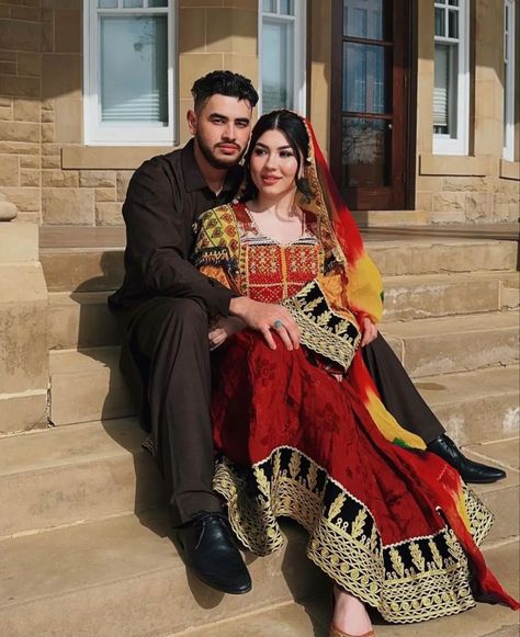 Couple Dresses, Morocco Trip, Muslim Memes, Teen Couple, Morocco Fashion, Afghan Culture, Earning Tips, Afghani Dresses, Afghan Style