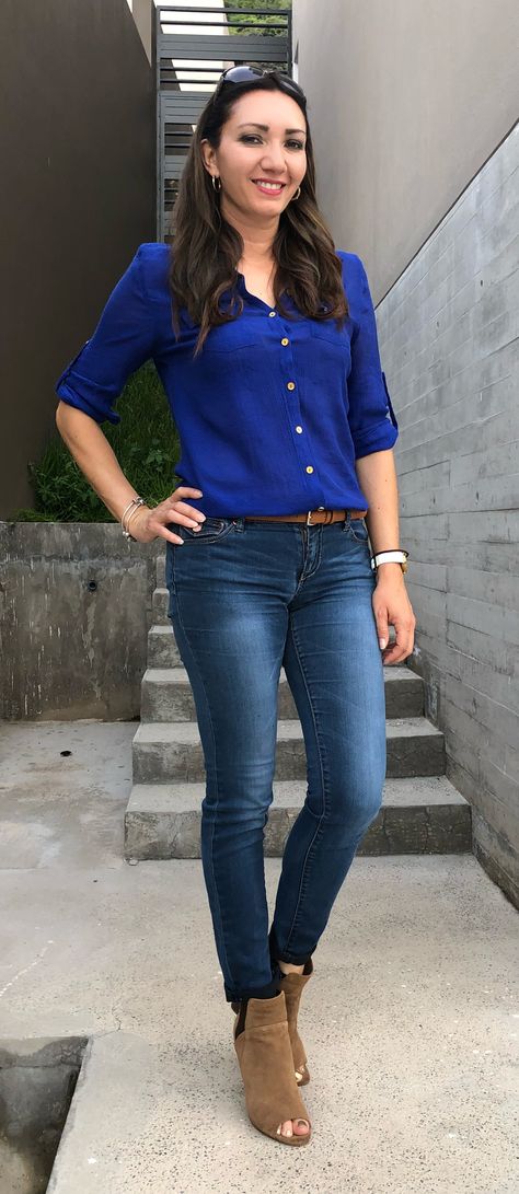 Blue jeans, electric blue shirt, brown belt and knee boots... Electric Blue Shirt Outfit, Electric Blue Shirt, Blue Jeans Outfits, Electric Blue Outfit, Blue Shirt Outfit, Blue Jean Outfits, Shirt Dress Outfit, Jeans Outfits, Blue Shirt Dress