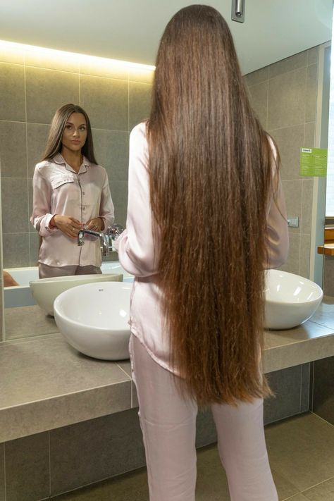 Long beautiful hairs, hairstyles, #Braides #hairstyles #longhairs #hair #girls Hair Jazz, Aesthetic Blonde, Light Aesthetic, Hair Inspiration Long, Long Silky Hair, Long Hair Pictures, Lustrous Hair, Honey Hair, Hair Balayage