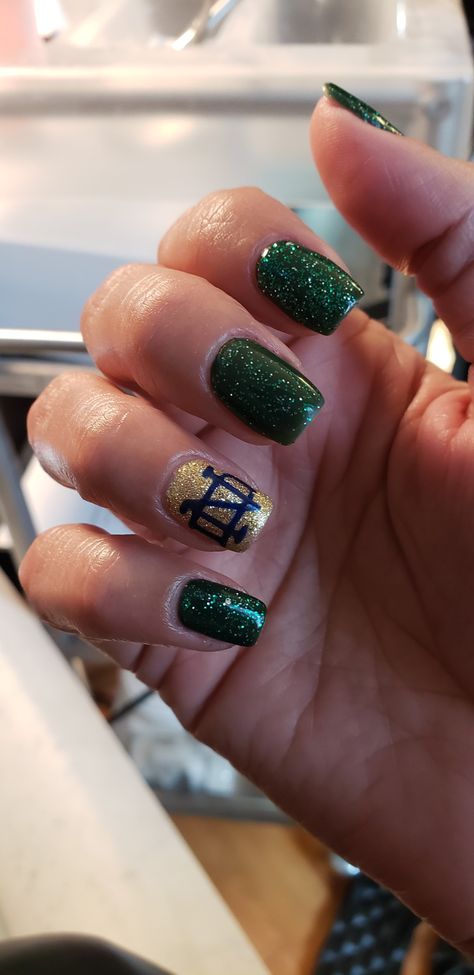 Notre Dame Nails Designs, Notre Dame Nails, Nails Football, St Patricks Nail Designs, Football Nail Designs, Saint Patrick Nail, Football Nails, Notre Dame Football, Football Baby