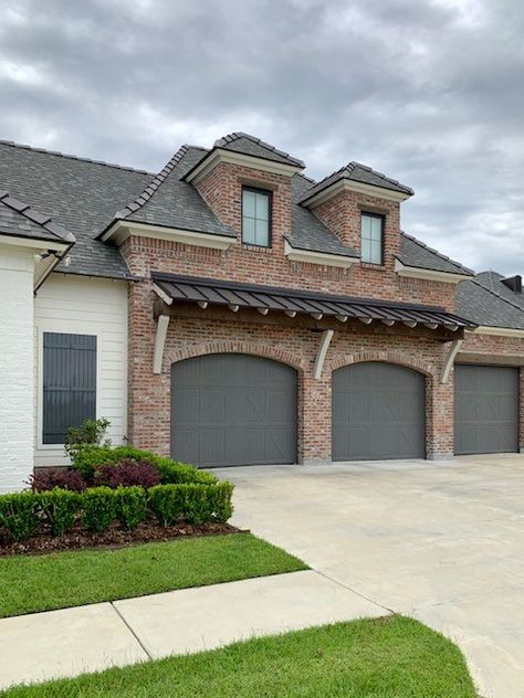 Garage Doors With Brick House, Gray And Red Brick House Exterior, Brick Home With Garage, Brown Red Brick House Exterior, Grey And Brick House Exterior, Maroon Brick House Exterior, Red Brick Craftsman Exterior, Stucco And Red Brick Exterior, Greige Siding Exterior