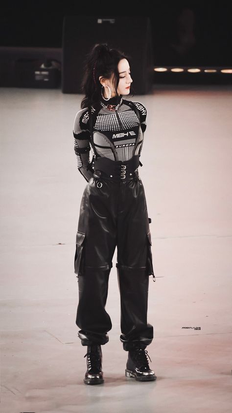 Dystopian Aesthetic Clothes, Bff Outfits Matching, Cyberpunk Outfit, Futuristic Clothing, Techwear Pants, Techwear Outfits, Kpop Concert Outfit, Bff Outfits, Cyberpunk Fashion