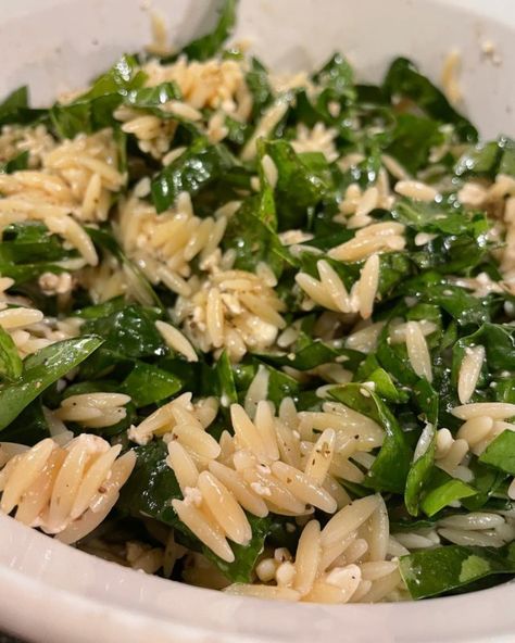 Spinach Orzo Salad Feta, Spinach And Orzo Salad, Spinach And Feta Pasta Salad, Spinach And Feta Orzo, Orzo Spinach Pasta Salad, Orzo Greek Salad Recipes, Spinach And Orzo Recipes, Orzo And Kale Recipes, Orzo Spinach Salad Recipes