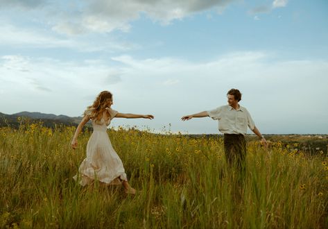 Rustic Wedding Photoshoot, Whimsical Wedding Pictures, Cottagecore Engagement Pictures, Fairy Engagement Photos, Cottage Core Couple, Ethereal Couple Photoshoot, Fairy Garden Engagement Photos, Colorful Engagement Photos, Ethereal Prenup Shoot