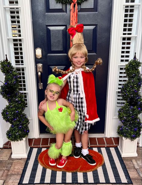 Cindy Lu Who Costume, Cindy Lou Who Costume Diy Kids, Cindy Loo Who Costume, Cindy Lu, Grinch And Cindy Lou, Cindy Lou Who Costume, Matching Family Halloween Costumes, Who Costume, Whoville Hair