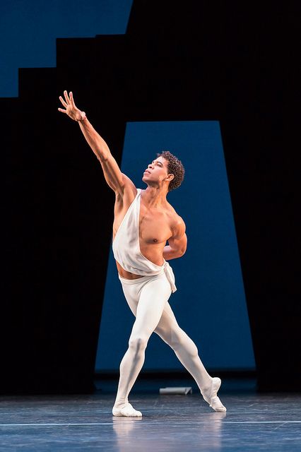 Carlos Acosta in Apollo ©ROH/Johan Persson, 2013 by Royal Opera House Covent Garden, via Flickr Carlos Acosta, Ballet Technique, Royal Opera House, Dance Forever, George Balanchine, Cinema Ticket, Male Ballet Dancers, Female Dancers, Male Dancer